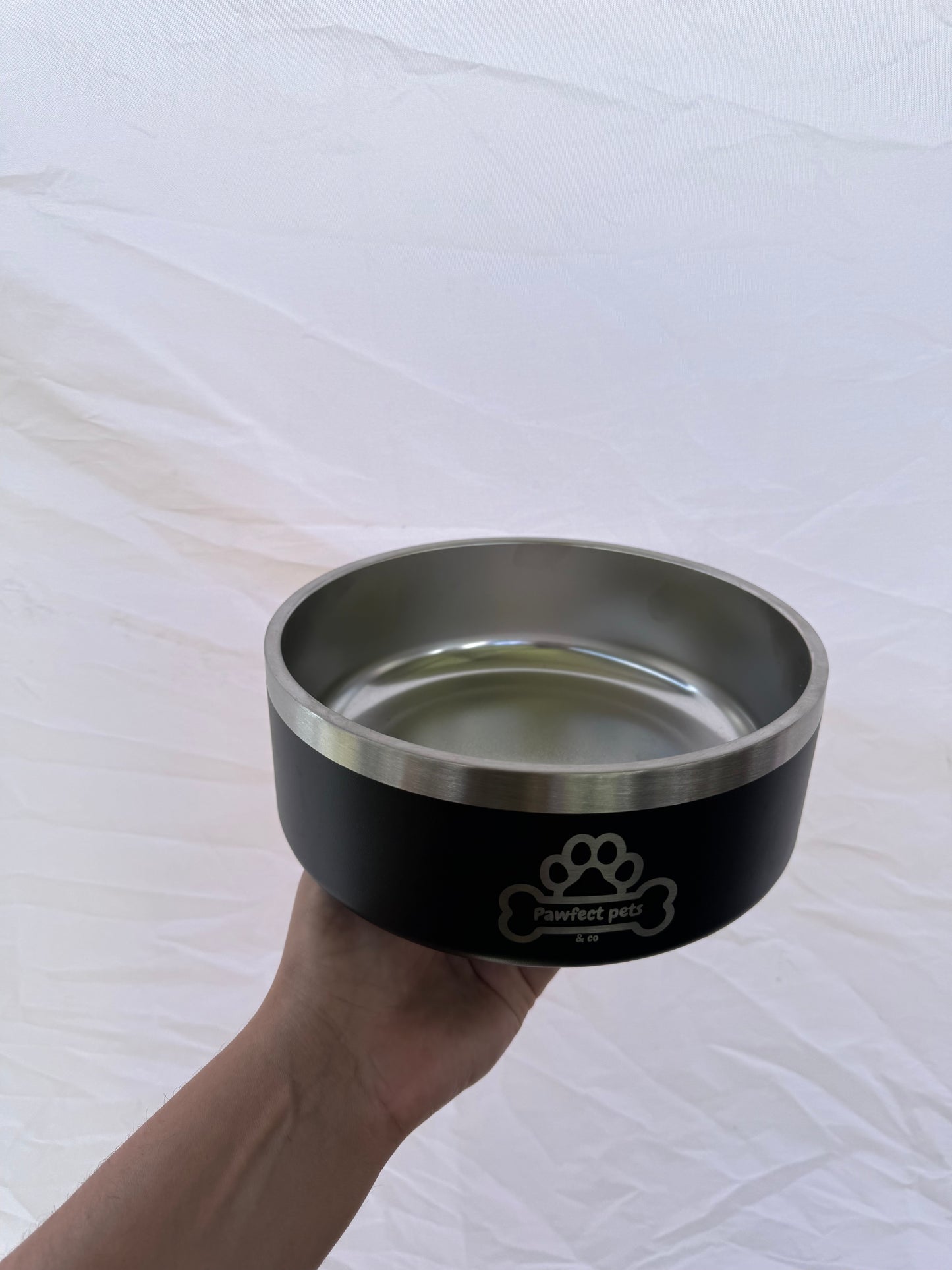 Insulated dog bowl