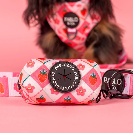 Pablo & co - strawberry patch poop bag