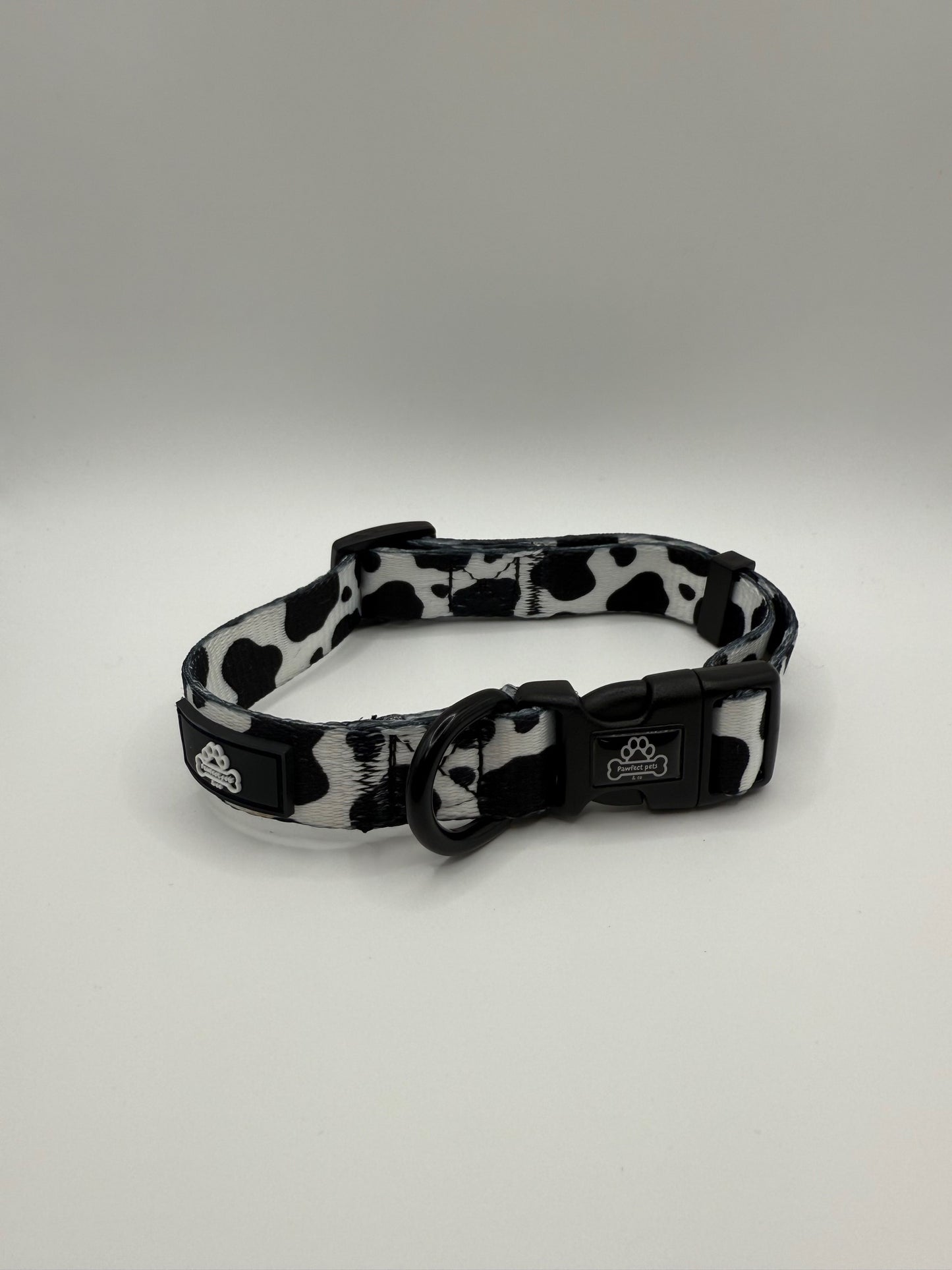 Cow print collar size Small