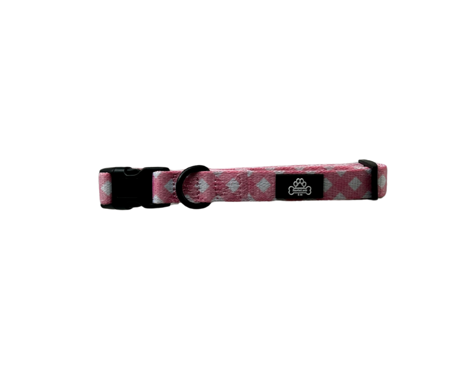 Strawberries and cream collar